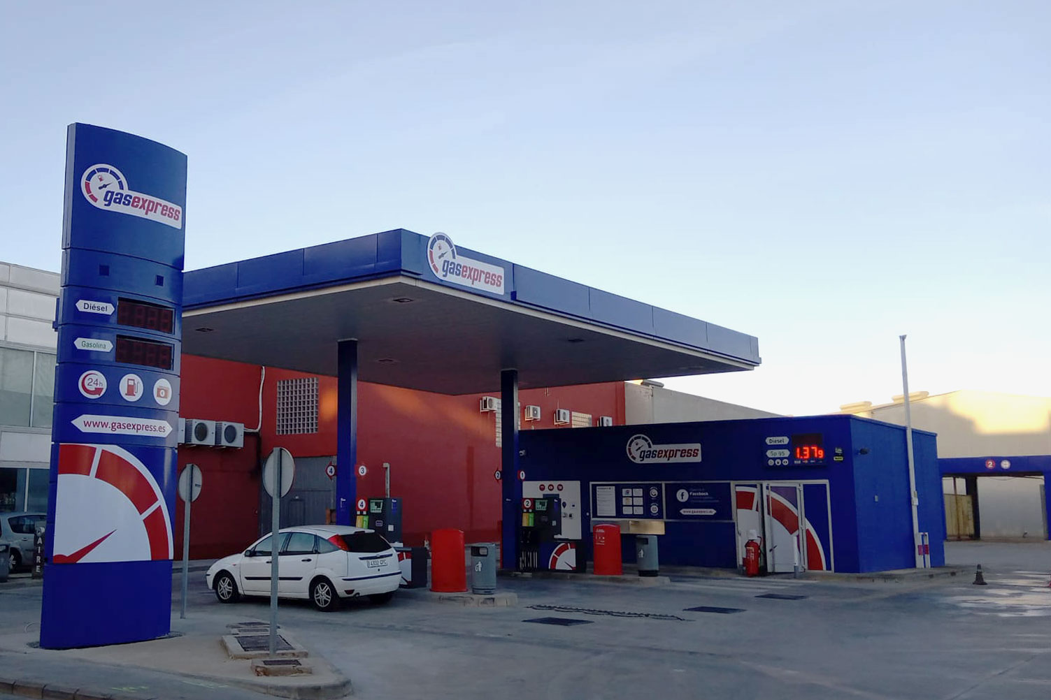 Gasolinera GASEXPRESS FOIOS